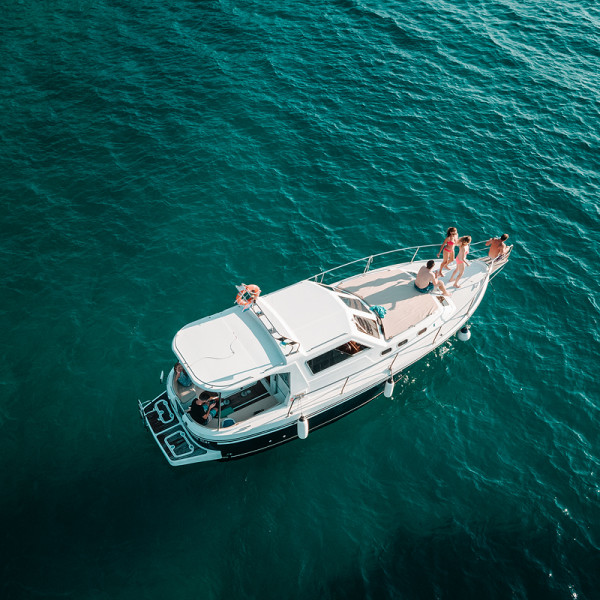 BOAT ORCA MARE for 9 guests, Villa Pollentia with a pool near the sea, Pula, Istria, Croatia Pula